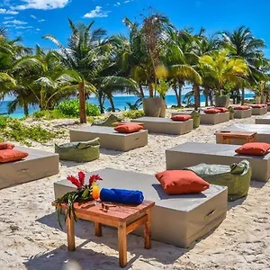 Mia Beachfront - Ocean View And Club Hotel Tulum
